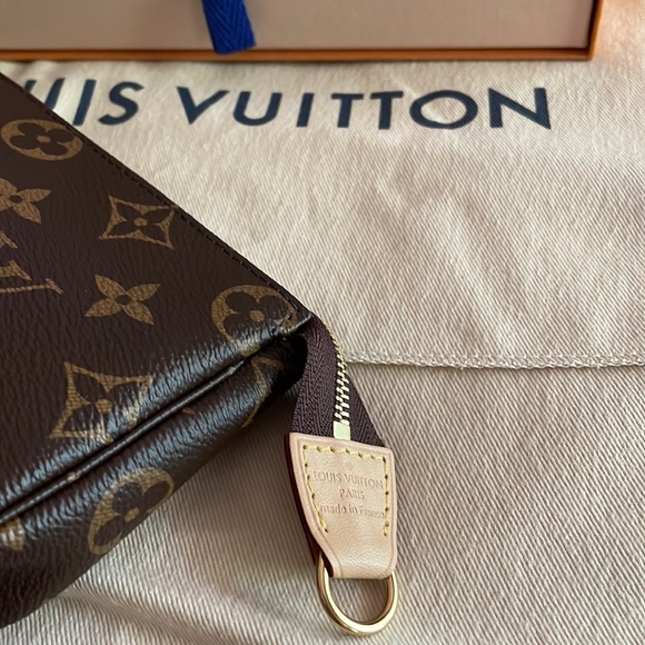 Louis Vuitton Pochette - Picture 2 of 3